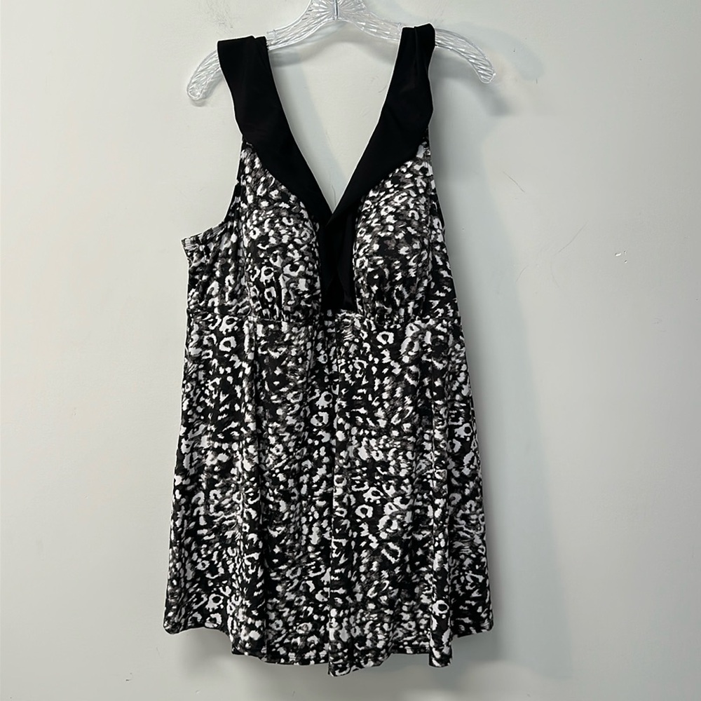 Catherines Black & White Printed Swim Tankini Top 22W Adj Straps